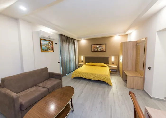 Western Star 4* Durrës