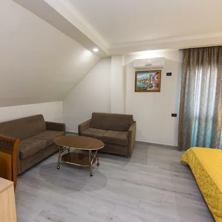 Western Star 4* Durrës